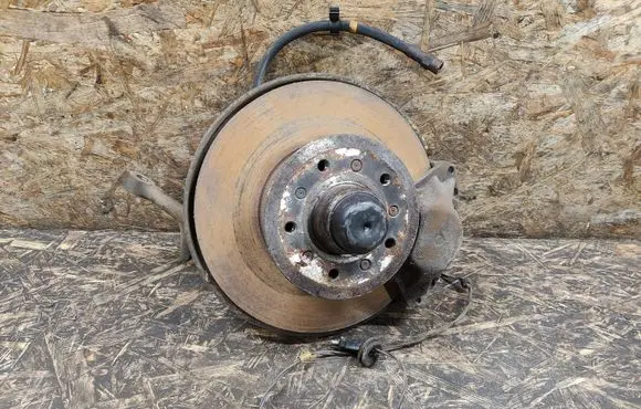 Mercedes-Benz SL R107 Front wheel hub spindle knuckle 1073320002