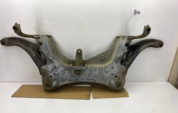 Renault Clio III Front subframe 8200350959
