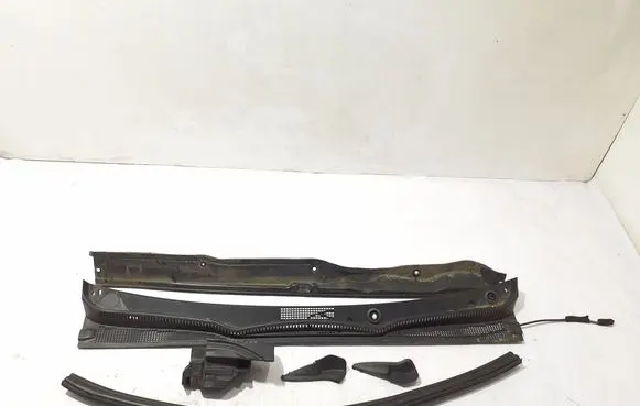 Renault Megane E-Tech Wiper trim 668128263R