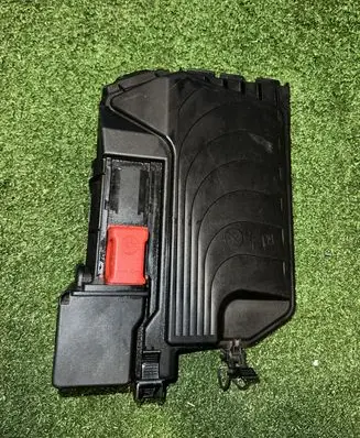Mercedes-Benz CLA C117 X117 W117 Fuse box cover A2465400182