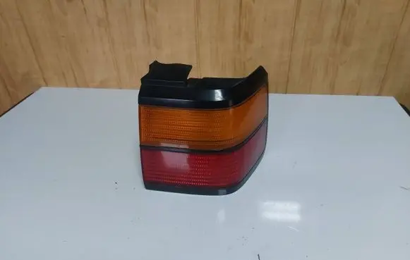 Volkswagen PASSAT B3 Tail light bulb cover holder 357945258