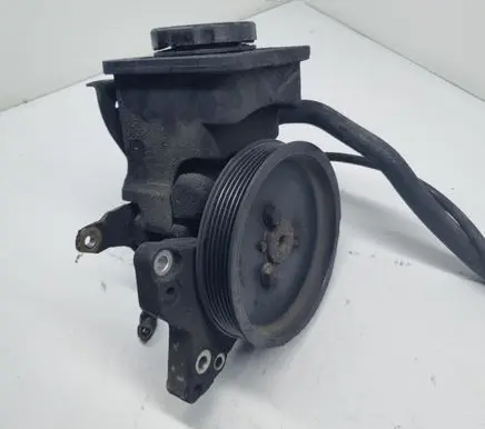 BMW 3 E46 Power steering pump 6756575