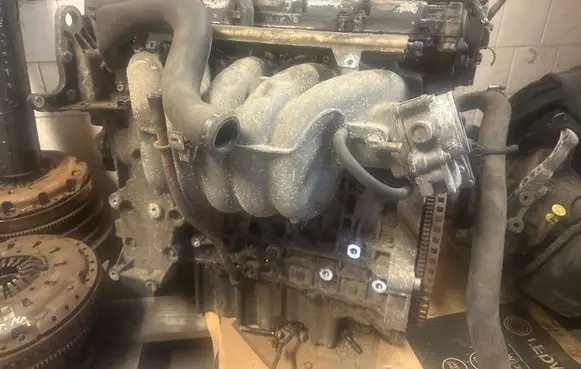 Volvo V70 Engine 6901259 B5244S 3780655