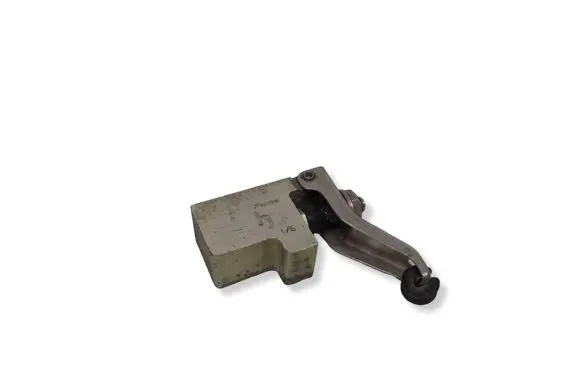 Audi A6 S6 C4 4A Brake power pressure regulator 443614151 31712G