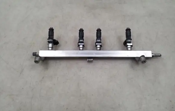 Volkswagen Golf VI Fuel main line pipe