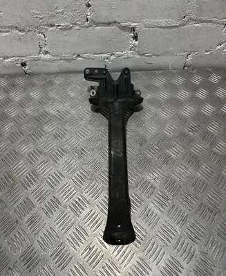 Porsche Cayenne (9PA) Radiator support slam panel bracket 7L0805799