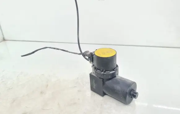 Seat Ibiza II (6k) Central locking vacuum pump 1L0862257A