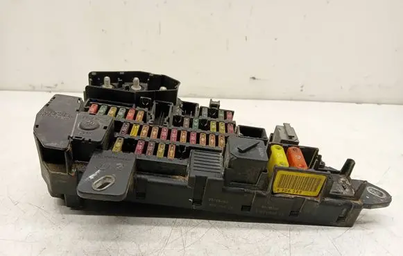 BMW 5 E60 E61 Fuse module 690658805