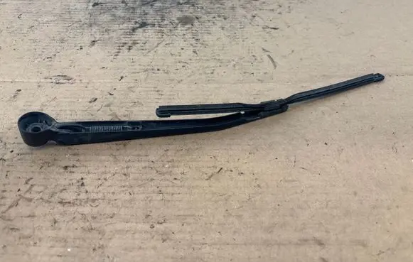 BMW X1 E84 Rear wiper blade M561