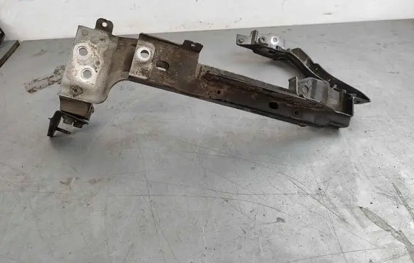 Jaguar XE Headlight/headlamp mounting bracket T4N3262