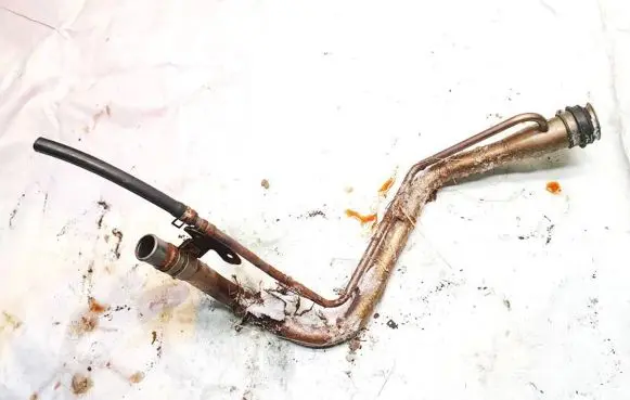 Opel Frontera A Fuel tank filler neck pipe 