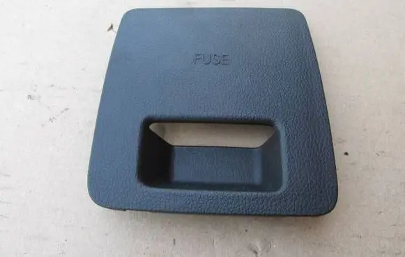 KIA Sportage Fuse box cover 847533U900