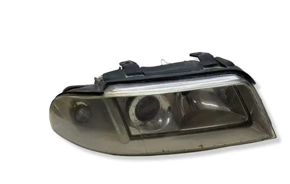 Audi A4 S4 B5 8D Headlight/headlamp 4411137R