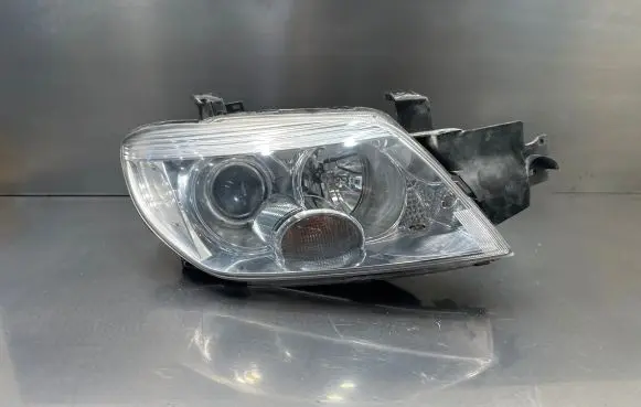 Mitsubishi Outlander Headlight/headlamp