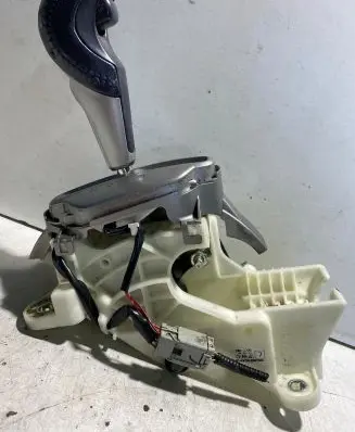 Honda Insight Gear shifter/selector TM8J700