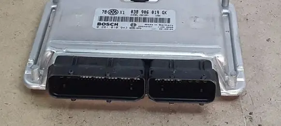 Volkswagen PASSAT B5.5 Engine control unit/module 038906019GK 0281010943