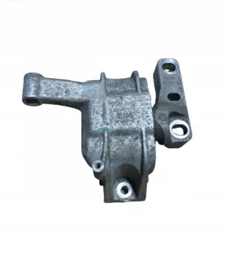 Volkswagen Tiguan Engine mount bracket 5N0199262R