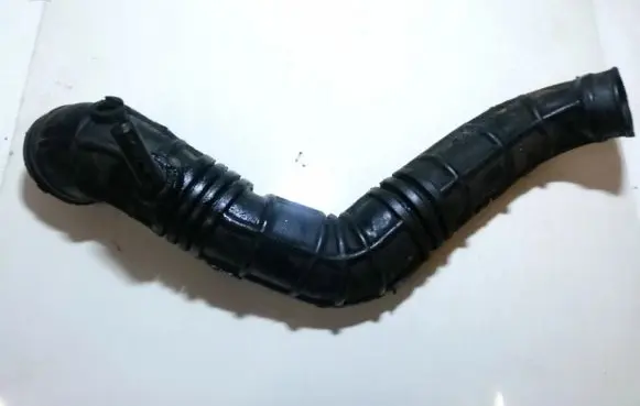 Volvo S40, V40 Air intake hose/pipe MB957388 5V023