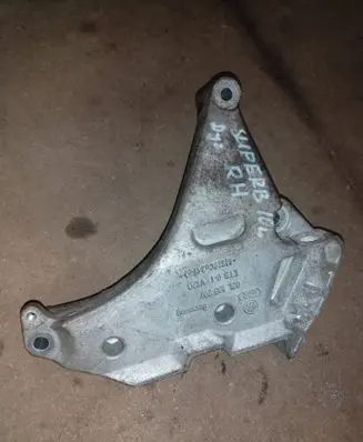Skoda Superb B6 (3T) Engine mounting bracket 03L199207