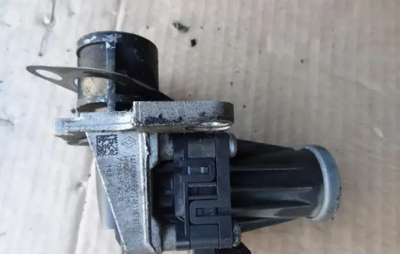 Renault Clio I EGR valve 147105308R H8200129863