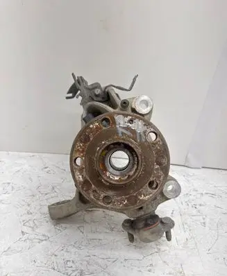 Volkswagen Golf VIII Front wheel hub 5WA407258B
