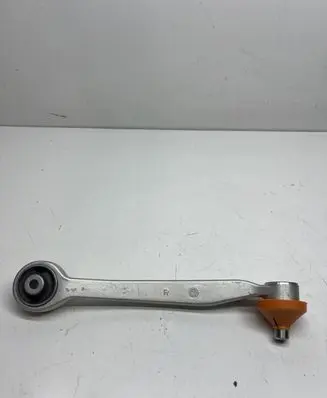 Volkswagen PASSAT B5.5 Front lower control arm/wishbone 8D0407506H