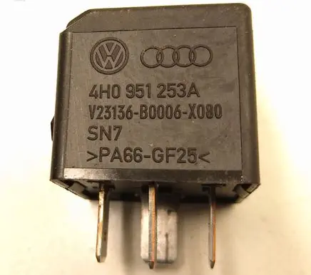 Volkswagen PASSAT B8 Other relay 4H0951253A