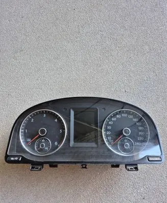 Volkswagen Touran II Speedometer (instrument cluster) 1T0920875J VDD02425 1419013403