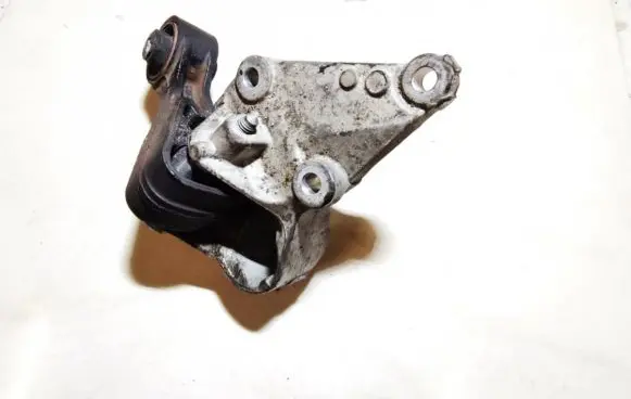 Peugeot 307 Engine mounting bracket 9631853580B
