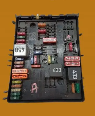 Volkswagen Touran I Fuse box set 1K0937124H