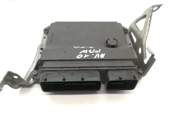 Toyota Avensis T270 Engine control unit/module 8966105D30