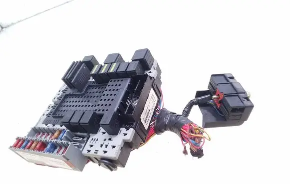 Volvo S60 Fuse module 8676286 9441158 9441161