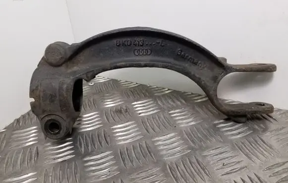 Audi A6 S6 C7 4G Lower shock absorber bracket 8K0413L