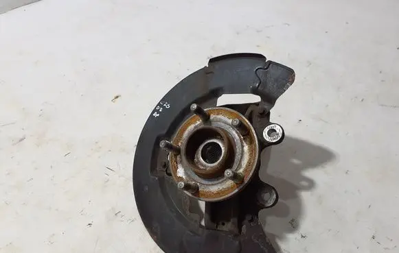 Volvo C70 Front wheel hub 30760281