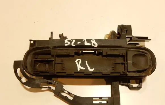 Rear door exterior handle/bracket