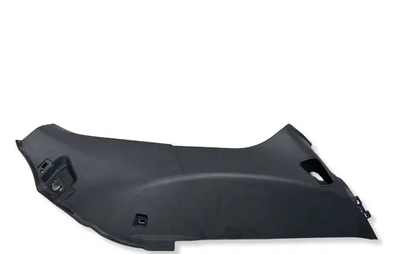 Maserati Levante (C) pillar trim 670040379