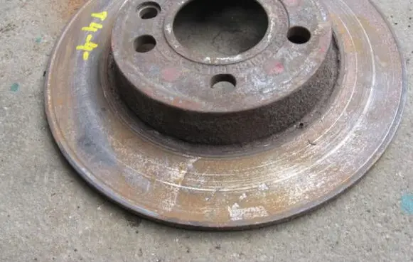 Volkswagen Transporter - Caravelle T4 Rear brake disc