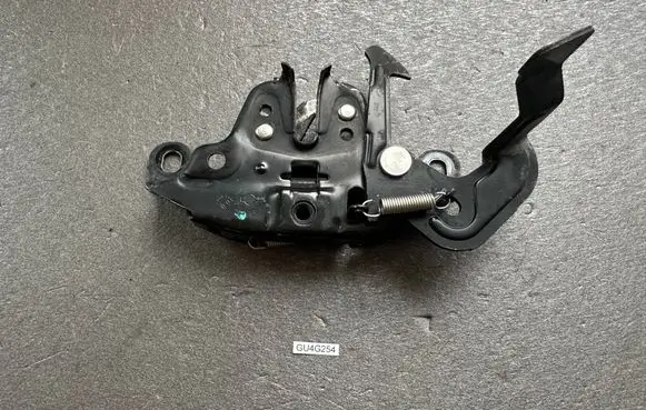 Nissan Patrol Y61 Engine bonnet/hood lock/catch 65601VD300