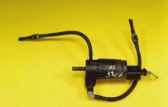 Volkswagen Golf IV Windscreen/windshield washer pump 1T0955651A