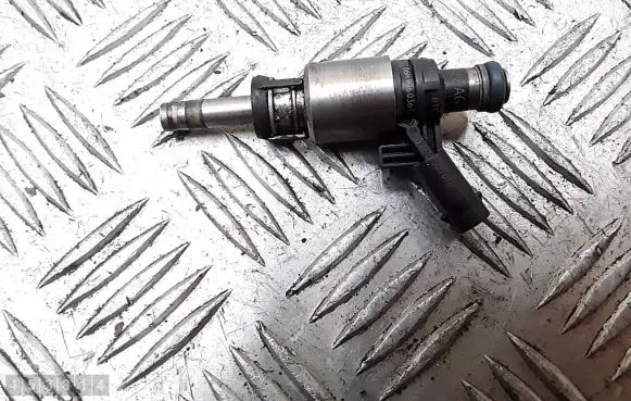 Audi A4 S4 B8 8K Fuel injector 06H906036G 0261500076