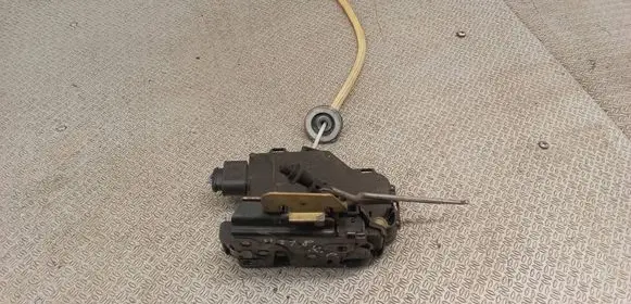 Audi A2 Front door lock 