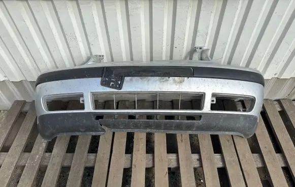 Volkswagen Golf IV Front bumper 1j0807217
