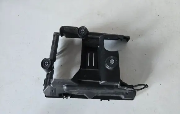 Audi Q7 4M Other engine bay part 4M0907650B