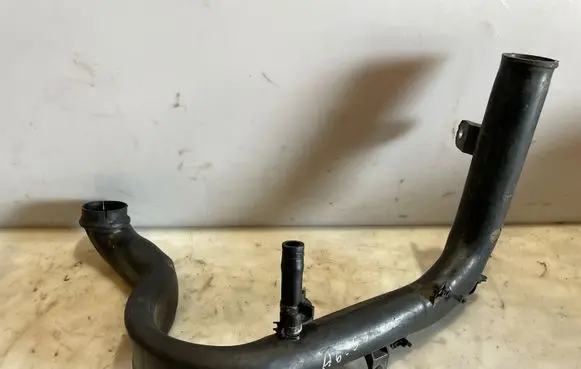 Intercooler hose/pipe