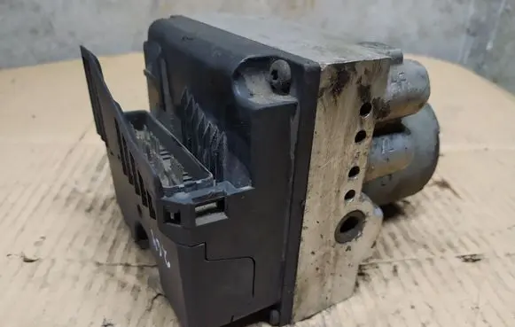Audi A4 S4 B5 8D ABS Pump 0265214002 8D0614111
