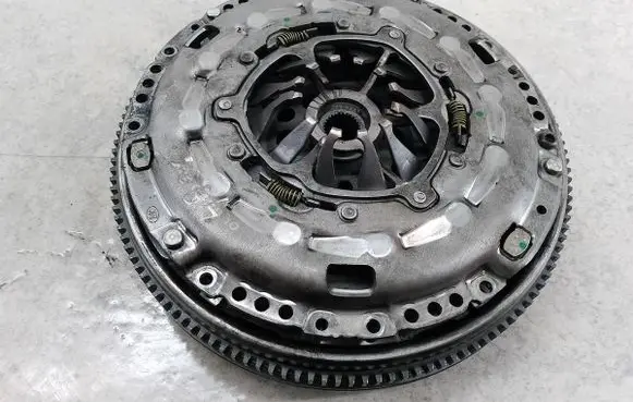Volkswagen Golf Plus Dual mass flywheel 
