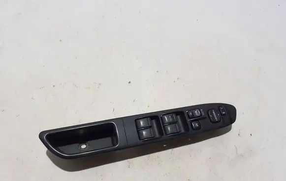 Subaru Forester SG Electric window control switch 83071SA030