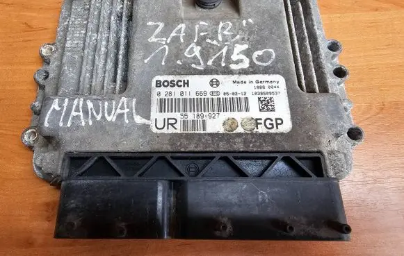 Opel Zafira B Engine control unit/module 0281011669 1039S09537 55189927