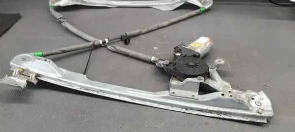Ford Focus Front window lifting mechanism without motor XS4123200