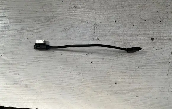 Volkswagen Golf VI iPod connector socket 5N0035554